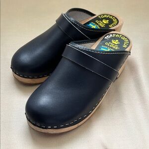 Kids Black Leather Clogs